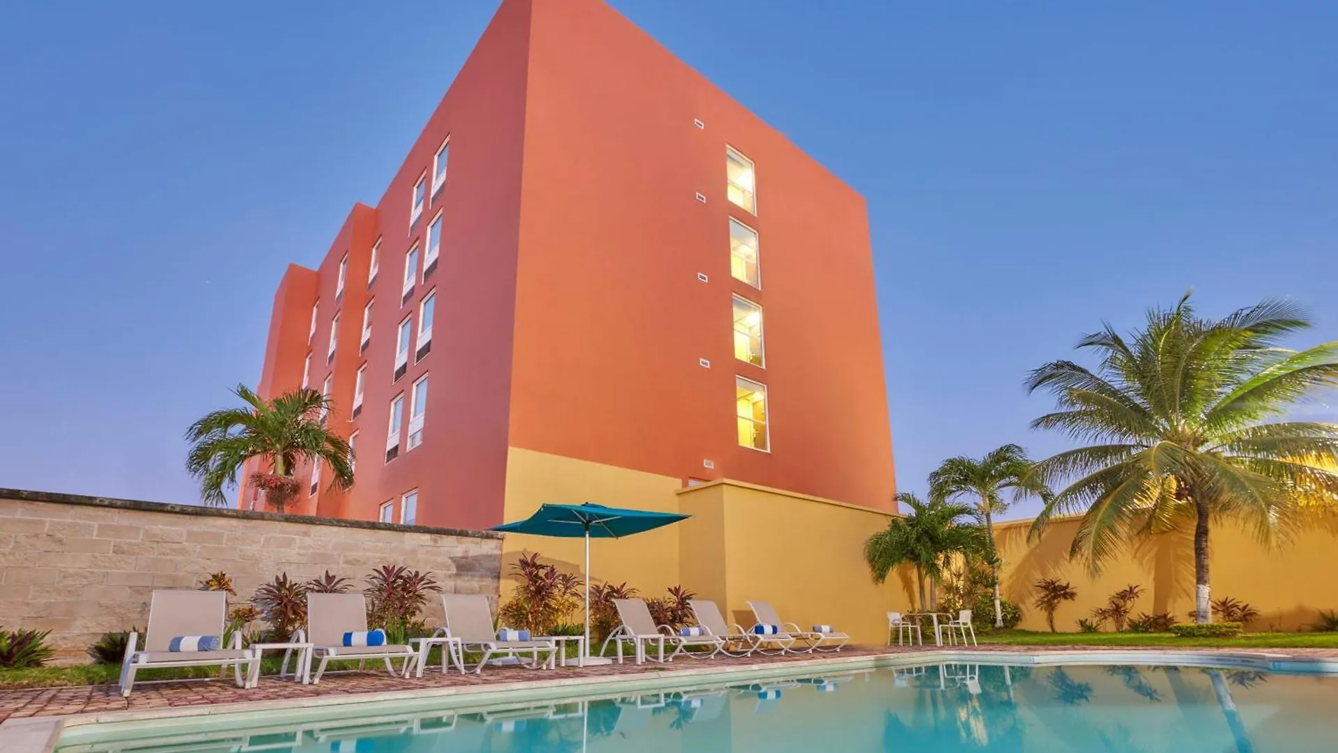 City Express Junior By Marriott Cancún Hotel