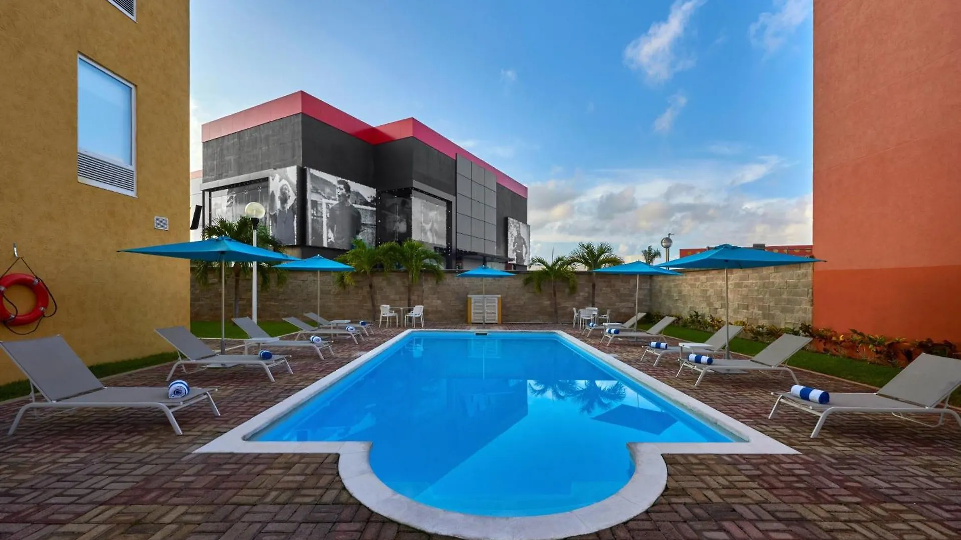 City Express Junior By Marriott Cancún